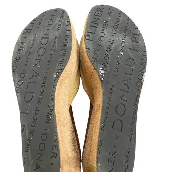 Donald J Pliner Sandals - Picture 4 of 5